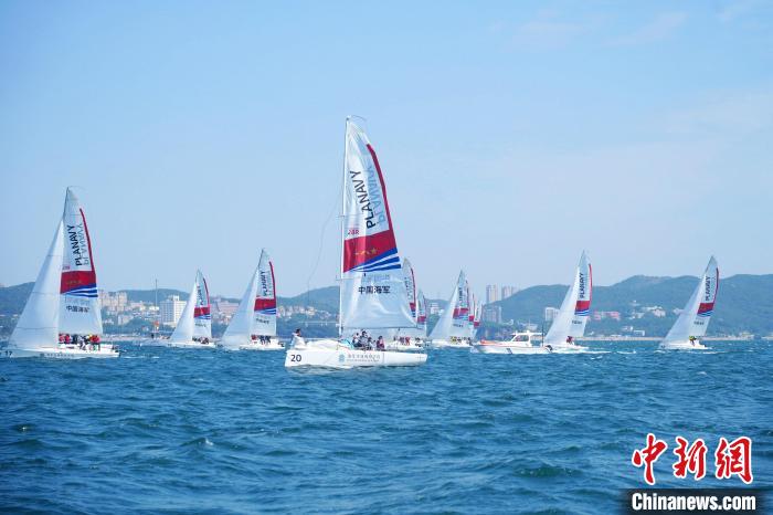 2024大连杯帆船赛在星海湾开幕 23支船队来自全国