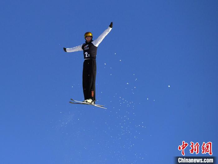 中国队混合团体赛包揽冠亚季展现冰雪竞技实力