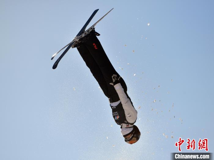 中国队混合团体赛包揽冠亚季展现冰雪竞技实力