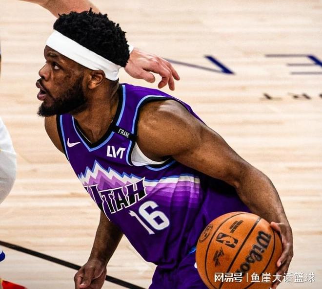 爵士主场力克勇士，勇士关键失误致败