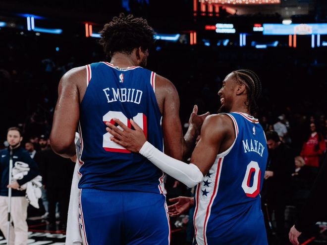 76人三巨头合体掀翻黄蜂 竞争格局恐生变