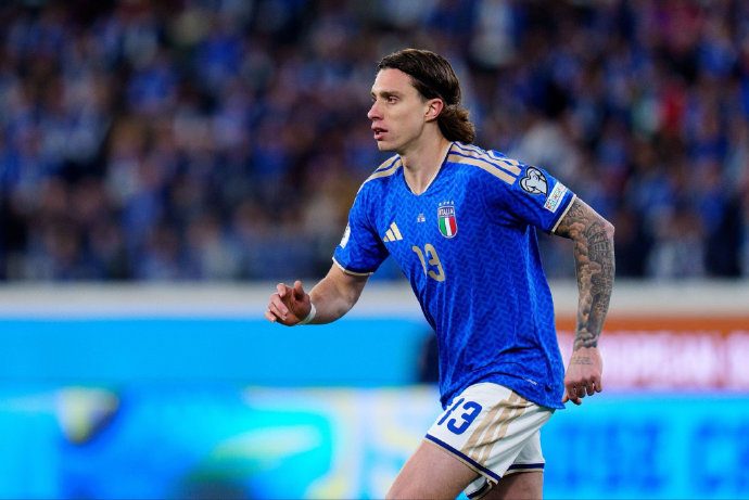 英超争冠战上演惊天逆转 曼城客场力克热刺夺魁