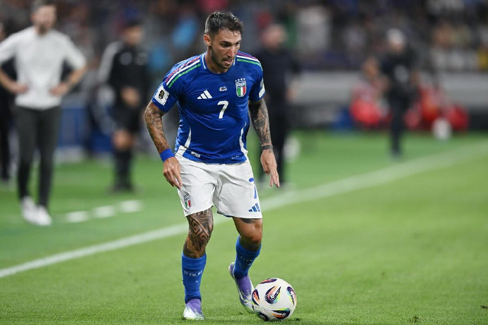 英超争冠战上演惊天逆转 曼城客场力克热刺夺魁