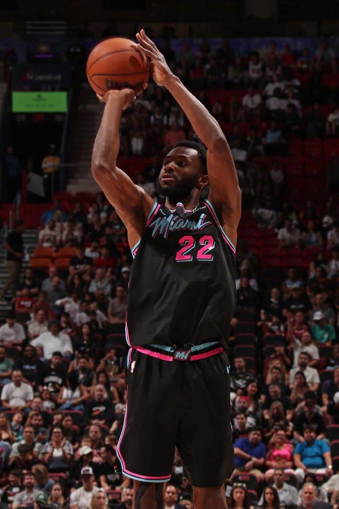 猛龙三杀热火扩大领先优势 热火连续四年征战附