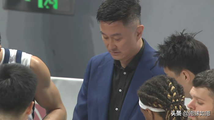 北京男篮力克广东队 曾凡博23+2成奇兵